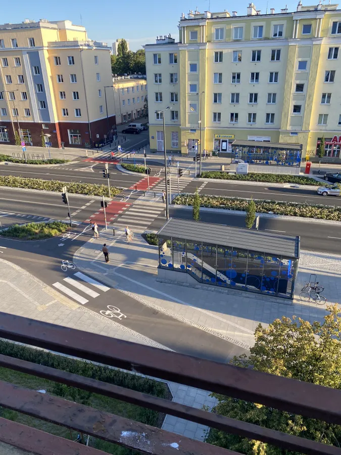 2 pok. 50m Wola, przy metrze Młynów 