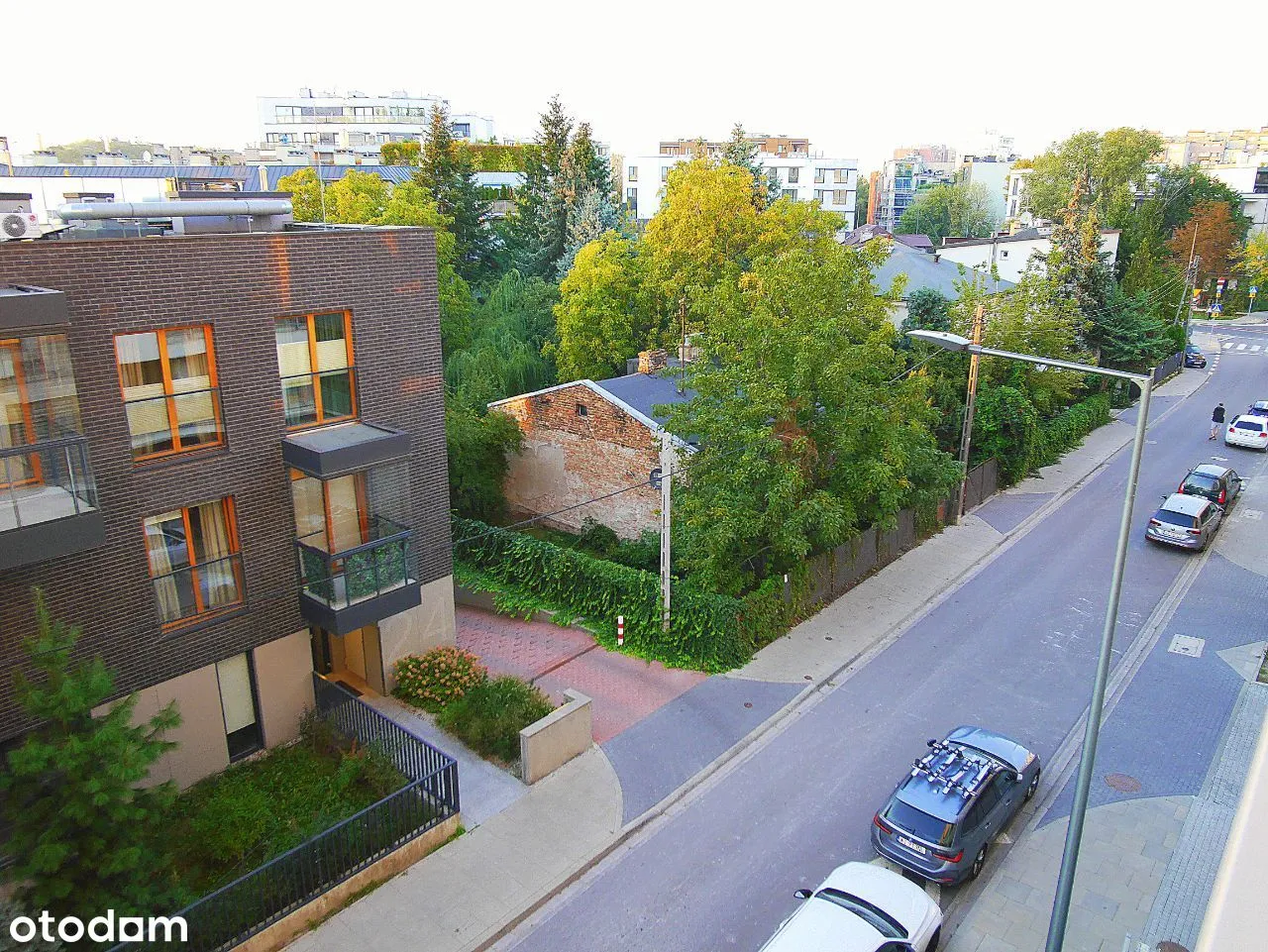 Apartamentowiec przy Parku. Garaż, komórka, balkon