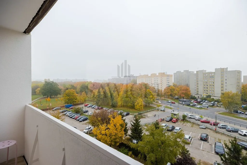 Targówek, 2 pokoje, widna kuchnia, balkon 