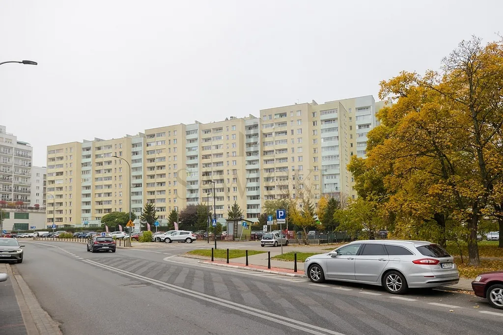 Targówek, 2 pokoje, widna kuchnia, balkon 