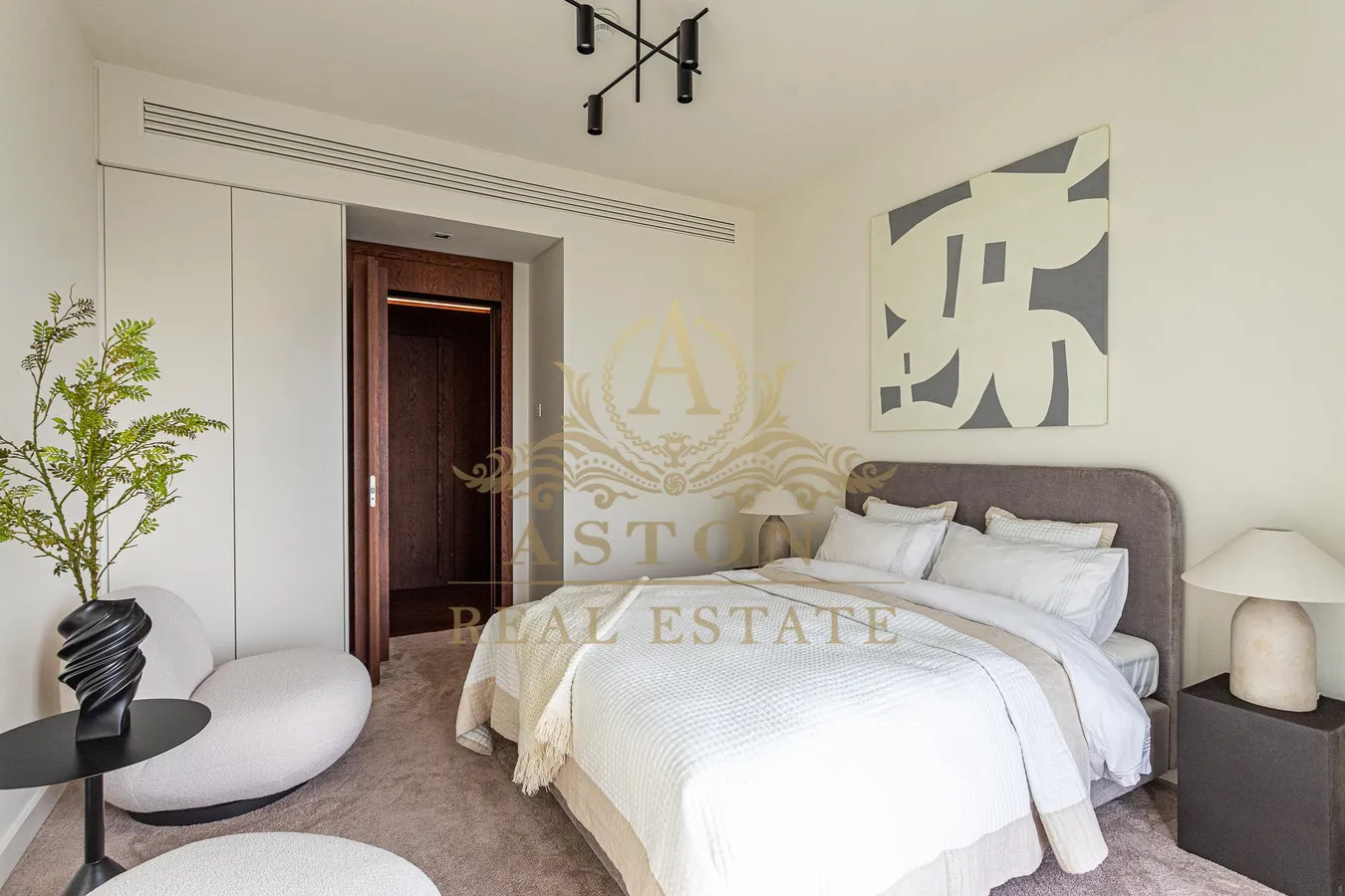 Spectacular 3 bedroom apartment on Złota 44 