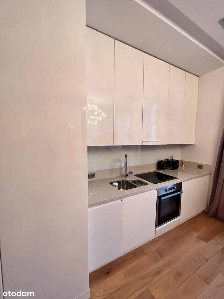 Studio flat with balcony-city center, Hoża street