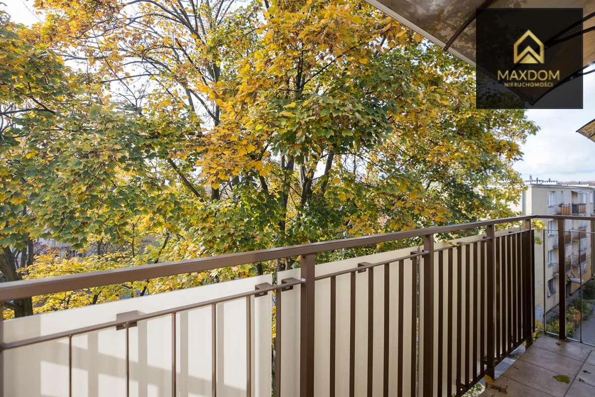 Świeżo wyremontowane 3 pokoje balkon metro 