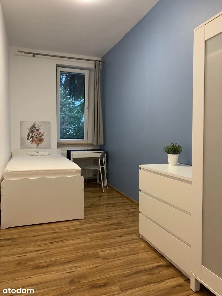 Available, 5x1 rooms, Park, UW, PW, Gagarina, Park