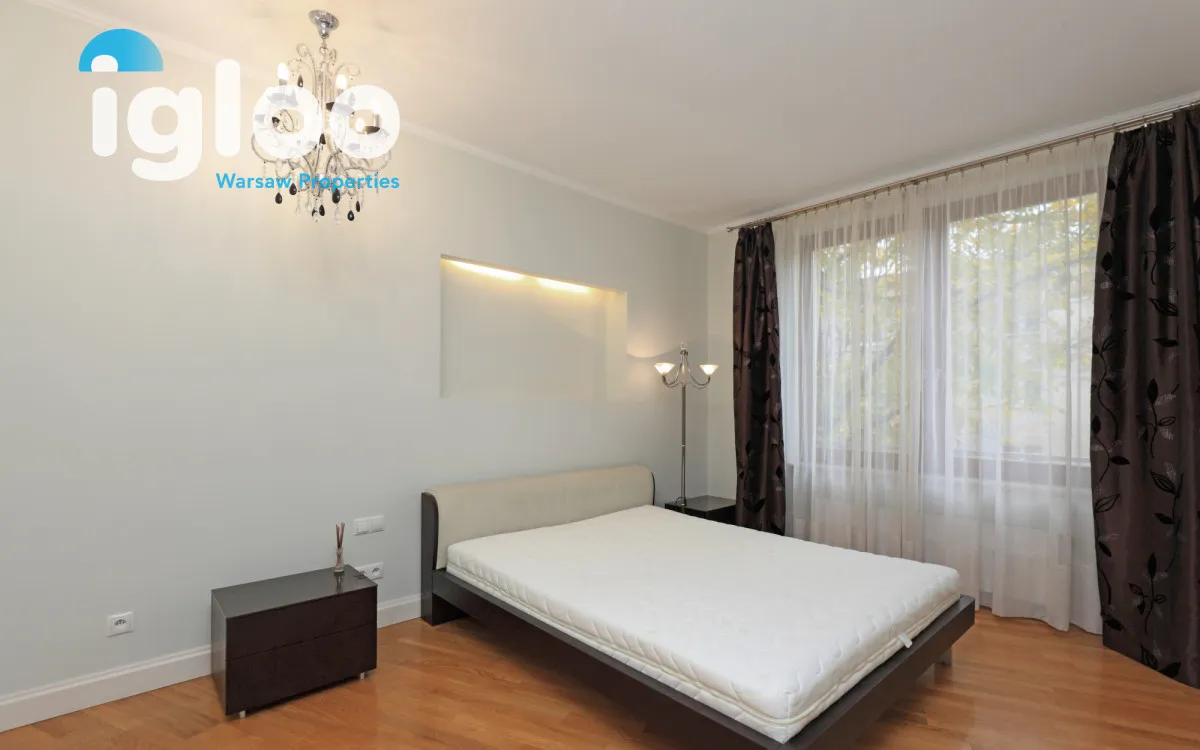 Elegancki trzypokojowy apartament w Śródmieściu 