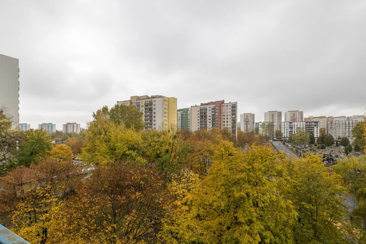 2-pok. z oddzielną kuchnią/ Bielany/do remontu 