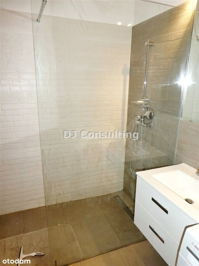 Apartament, Plac Konesera