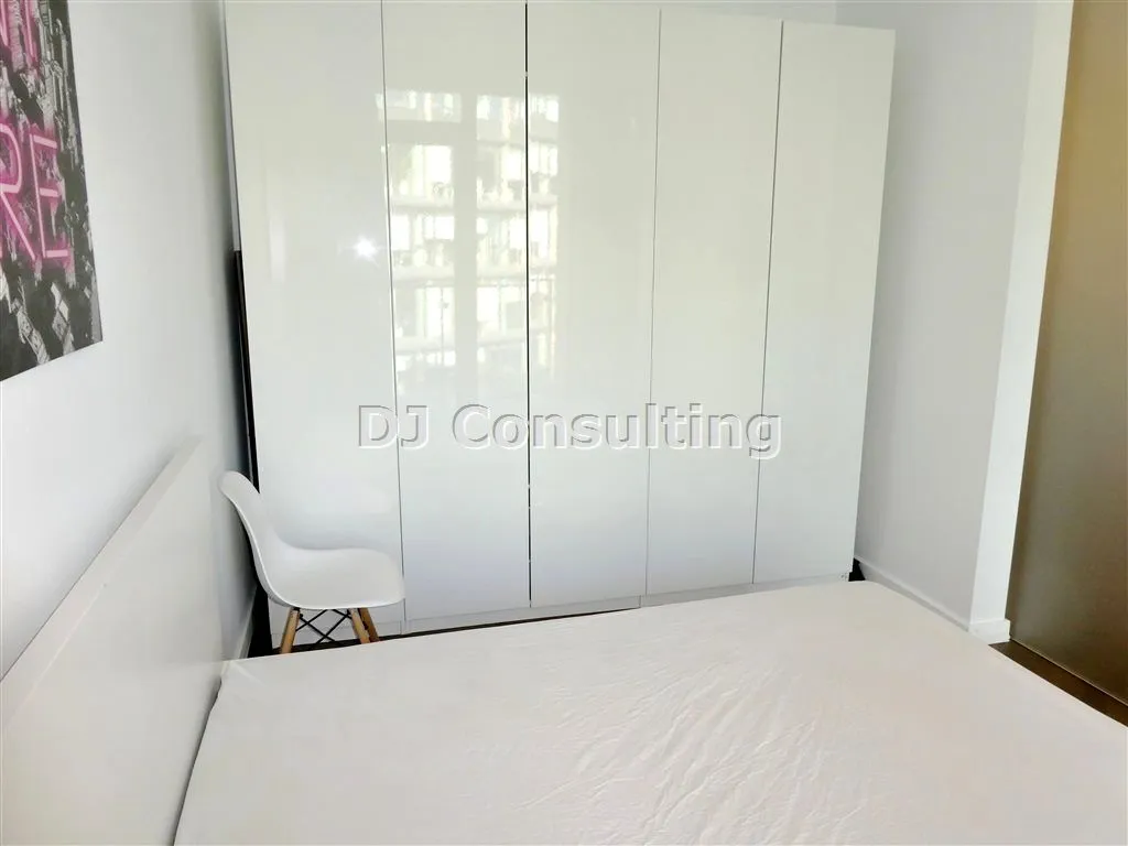 Apartament, Plac Konesera