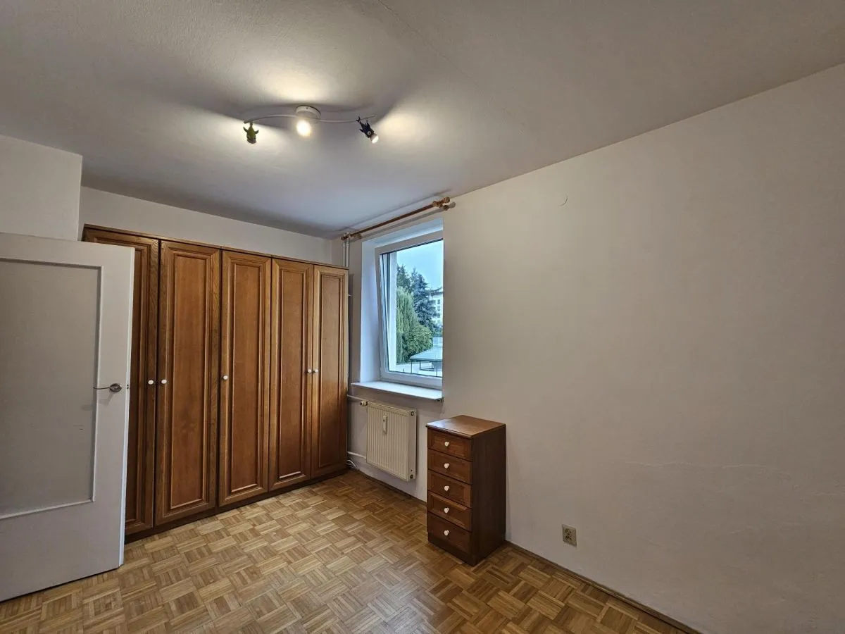 Ul. Korotyńskiego-2 pokoje, balkon 