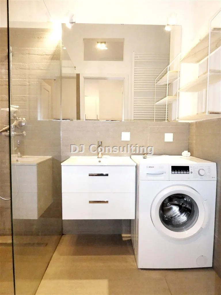 Apartament, Plac Konesera