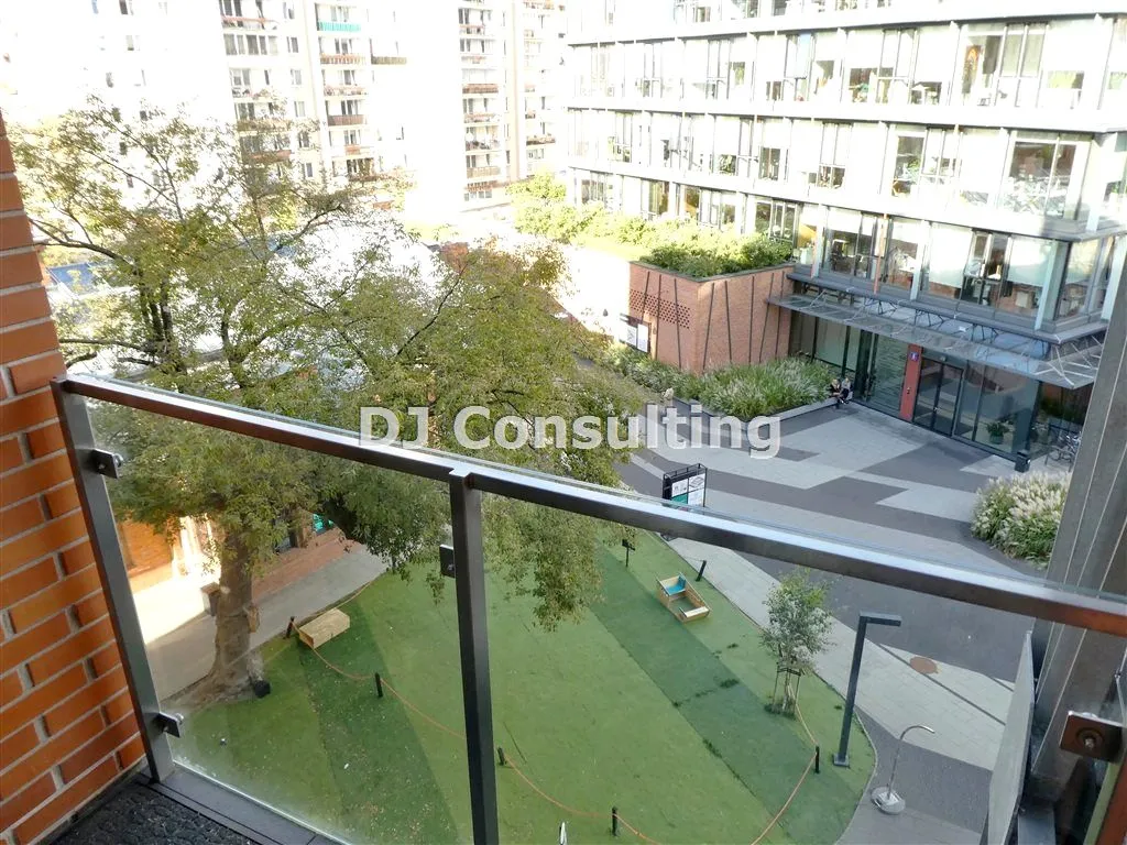 Apartament, Plac Konesera