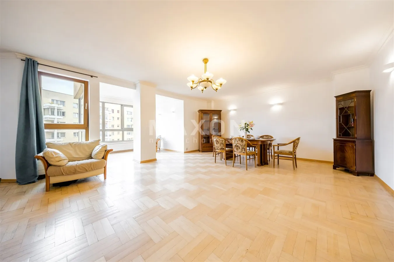 Przestrzenny apartament z pięknymi widokami 