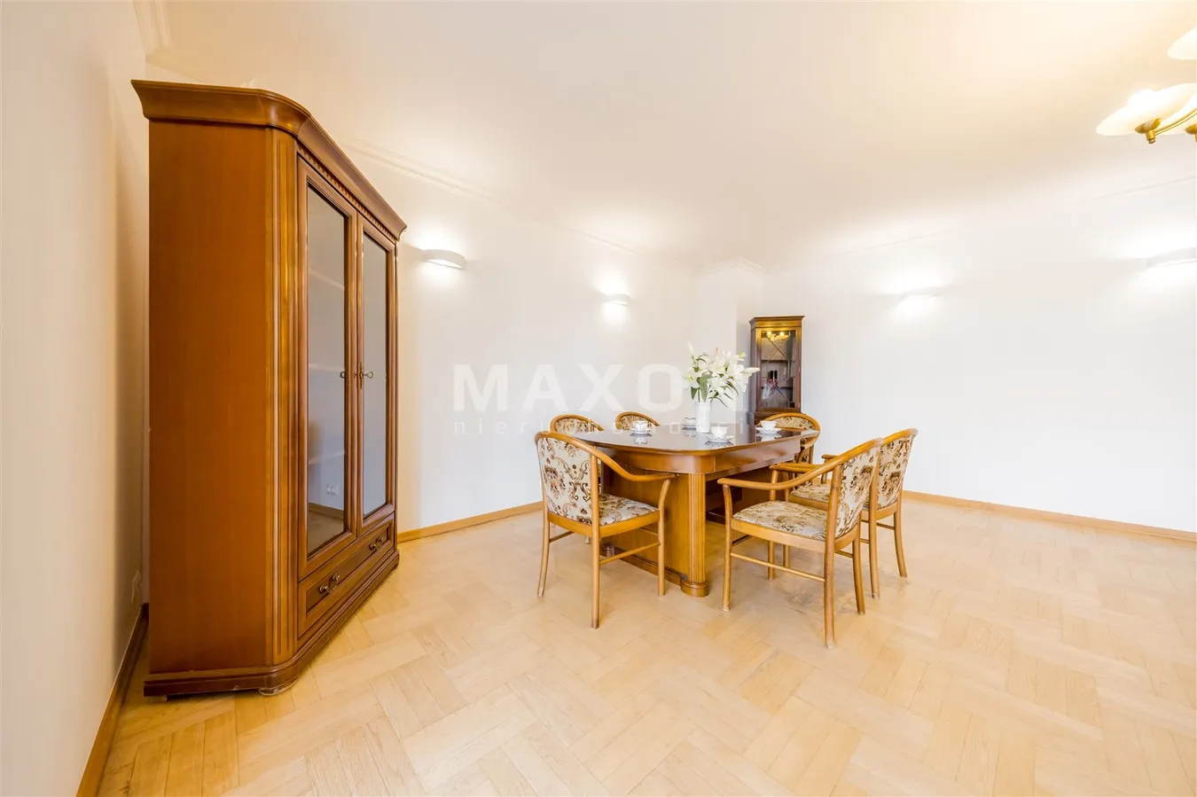 Przestrzenny apartament z pięknymi widokami 