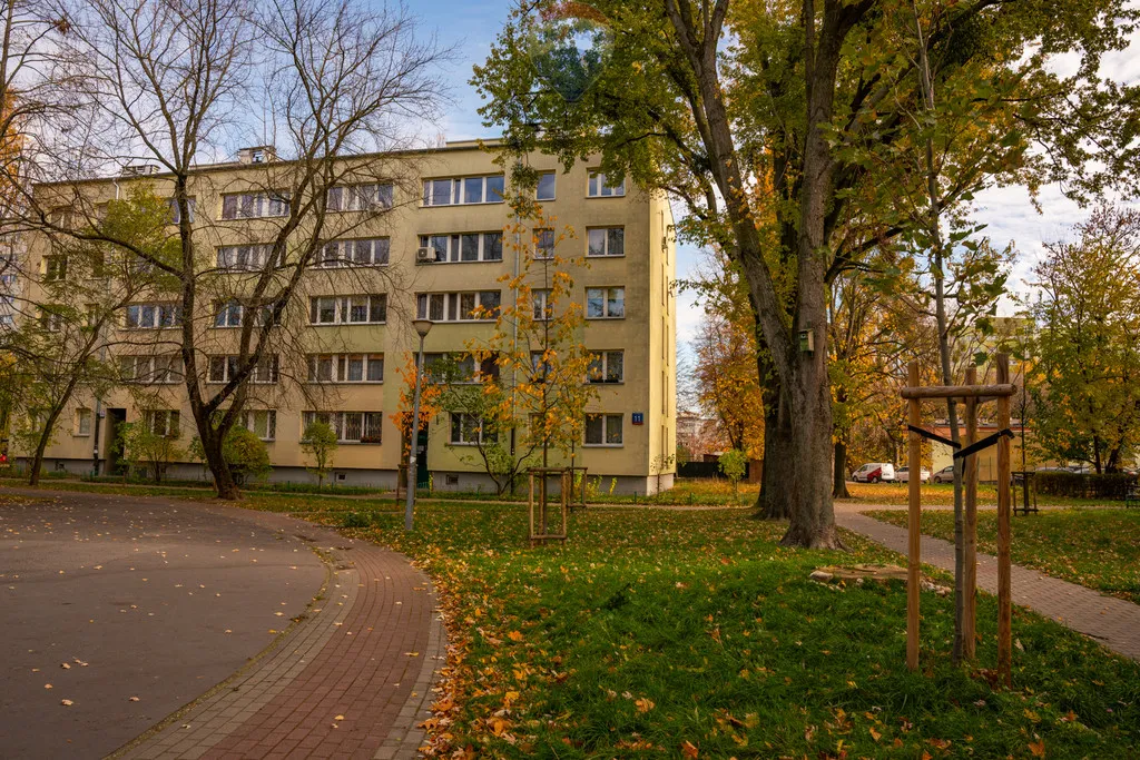 Kawalerka w kamienicy blisko metra Słodowiec 