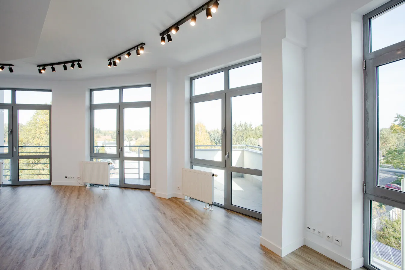 Przestronny lokal na biuro / salon / mieszkanie 152 m2 