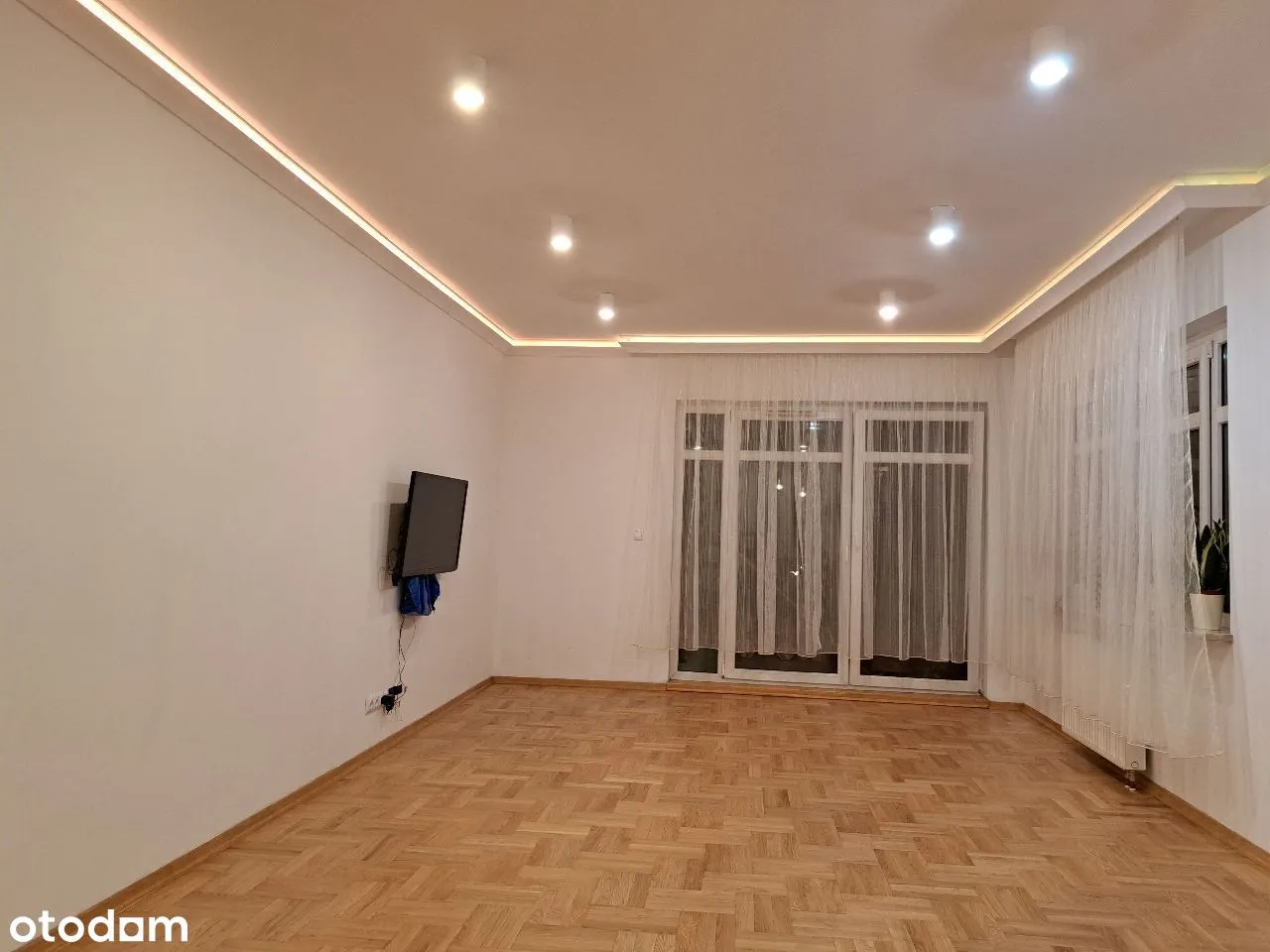 Cichy i jasny 4-pokojowy apartament Wilanów