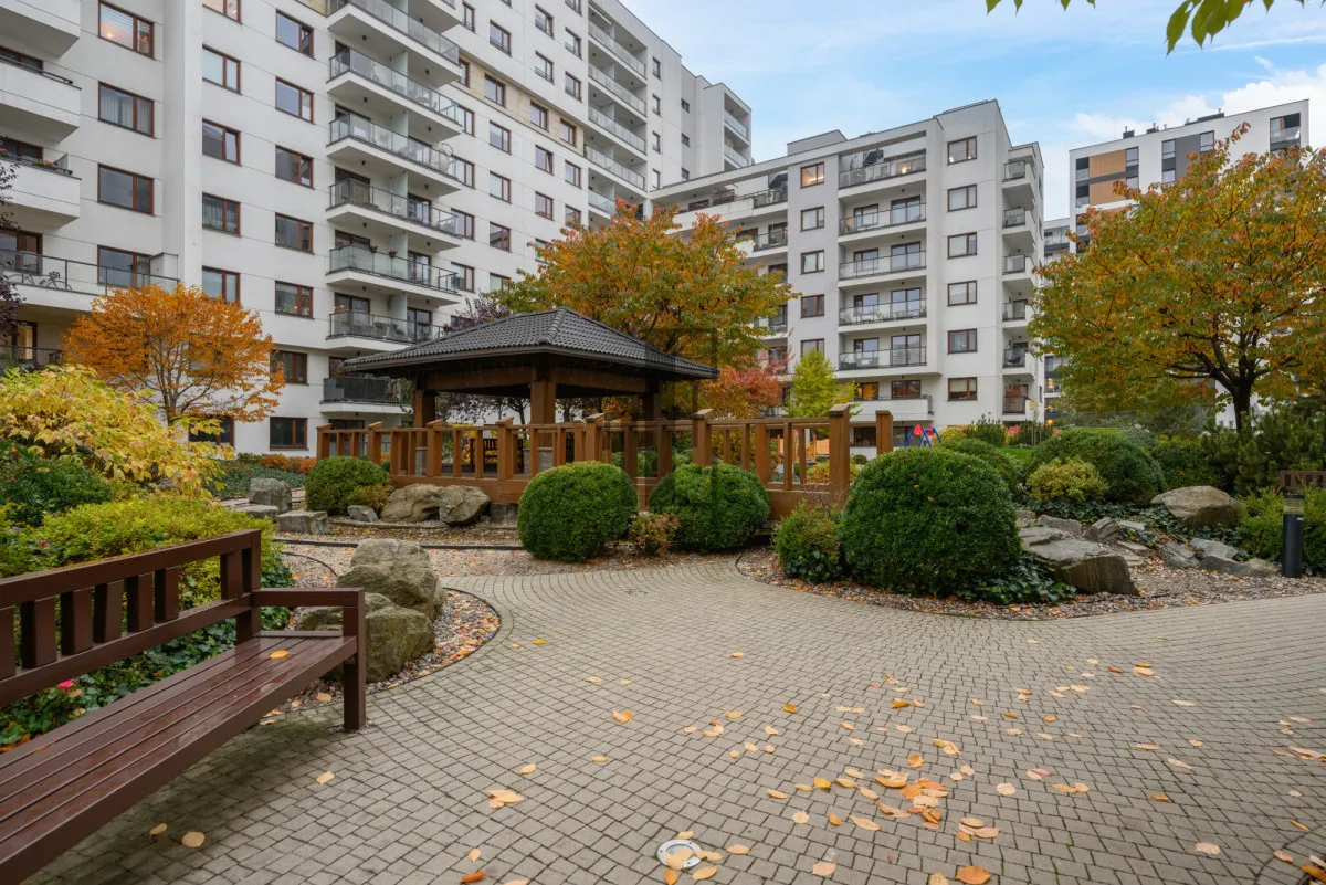 Jasne * Balkon * 4x Parking * Do wprowadzenia 