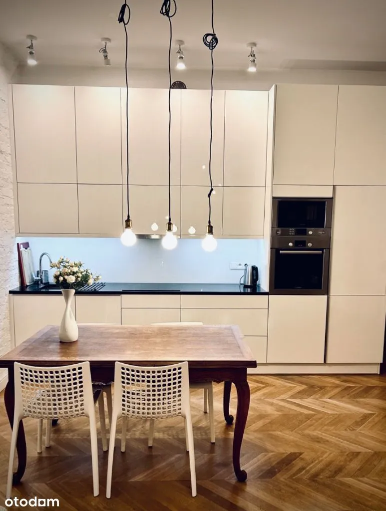 Luxury 1-Bedroom Flat in the Heart of Warsaw