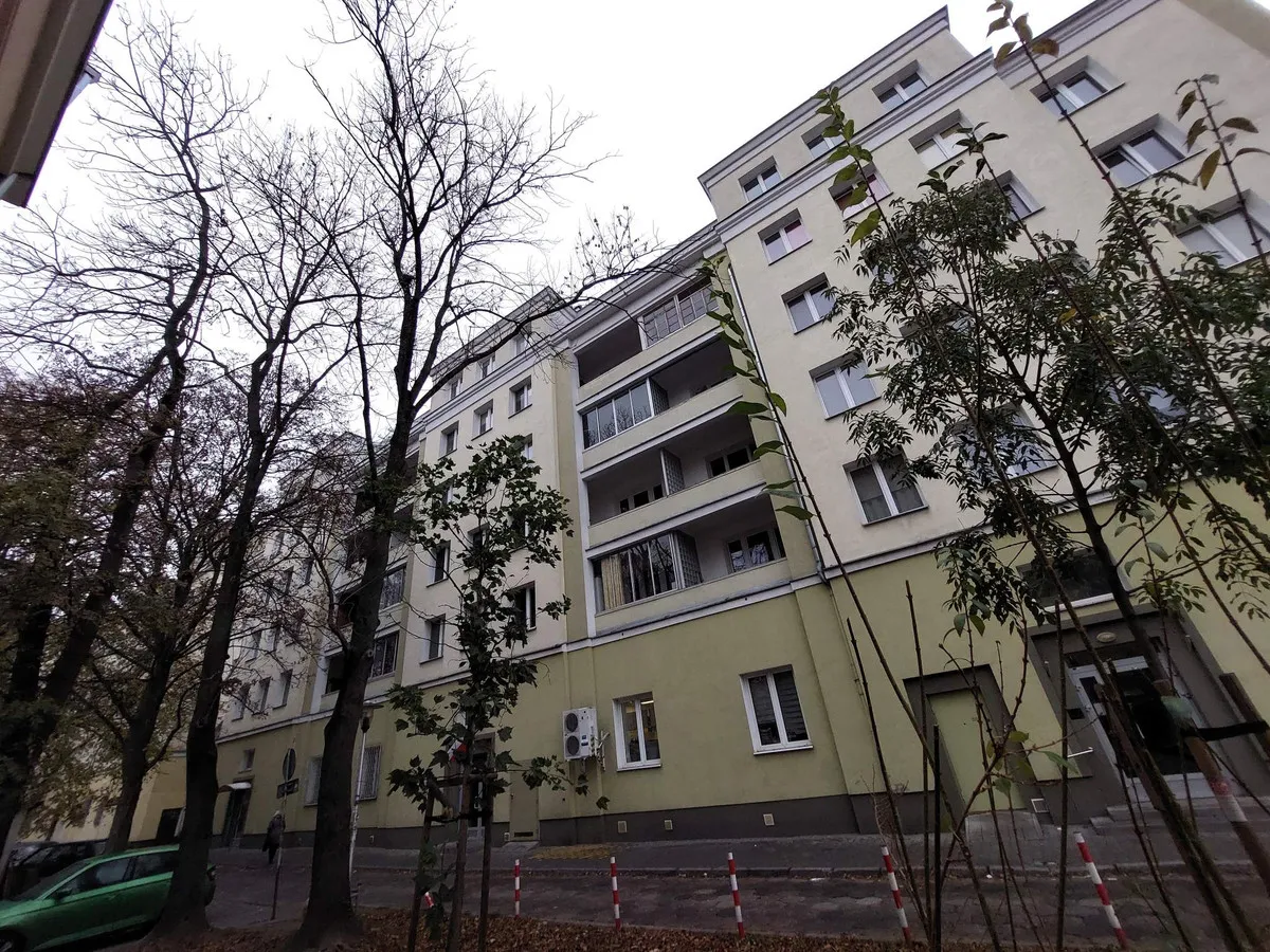 Klimatyczny, zadbany apartament przy stacji metra Młynów 