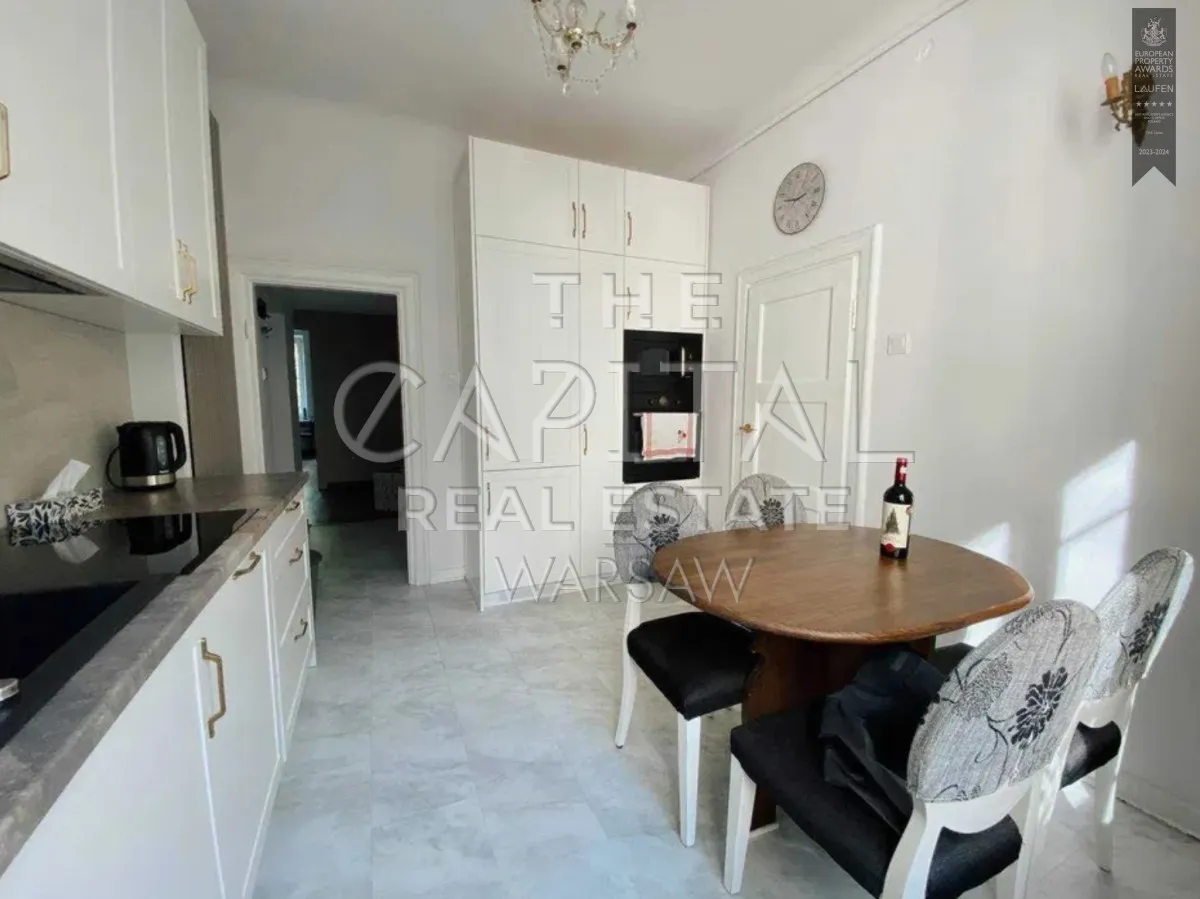 Apartament 4 pokoje w kamienicy na Powiślu 