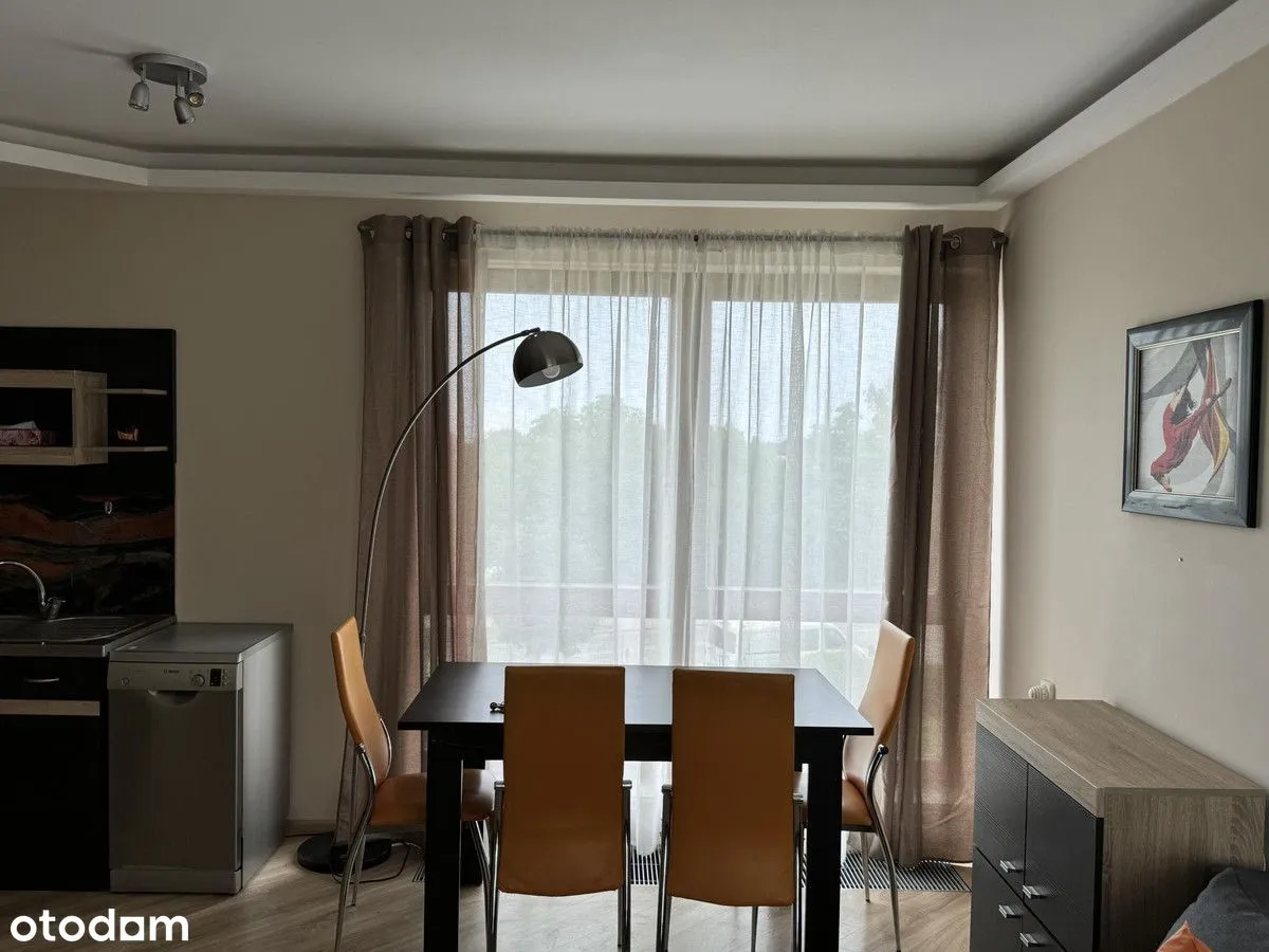 Jasny I Cichi Dwupokojowy Apartament