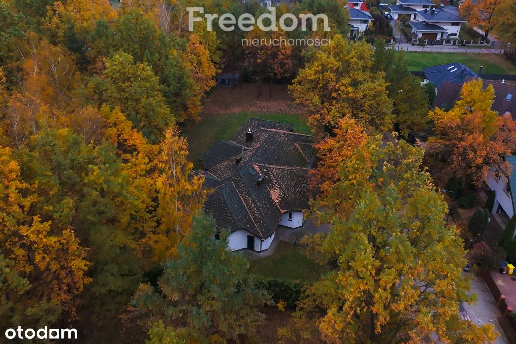 Przestronny dom parterowy w leśnej okolicy Wawra