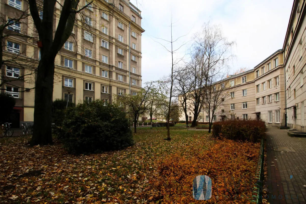 Kawalerka po remoncie, w kamienicy, Śródmieście 