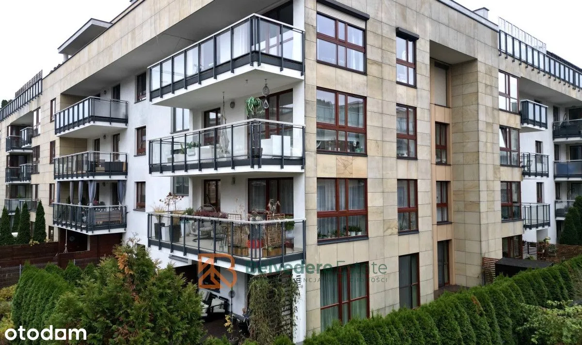 Przestronny apartament w cichej części Miasteczka 