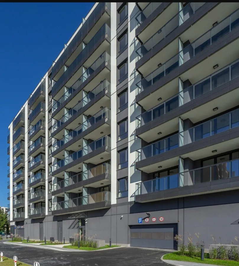 Apartamentowiec Aura Sky, Ostrobramska przy BMW, Atrium Promenada, Polsat 