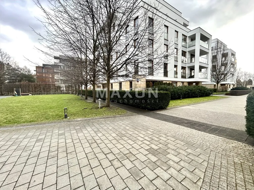 Przestronny, słoneczny apartament na Wilanowie 