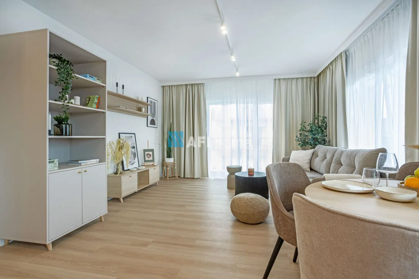 Bez prowizji! 5-pokojowy Apartament przy metrze 