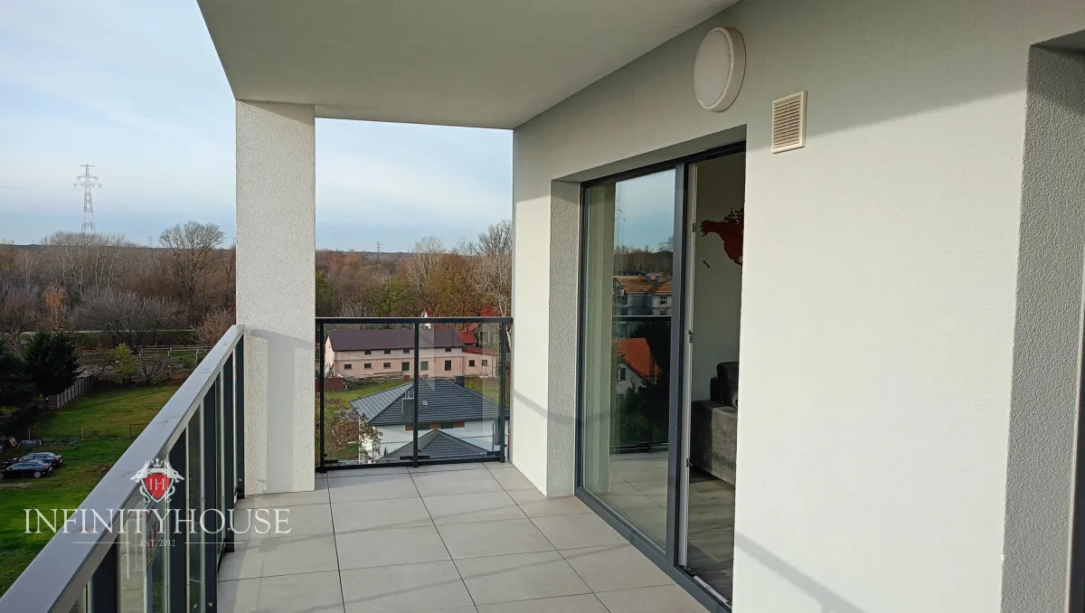 Sprzedam 48m2 2pokoje garaż komórka duży balkon 