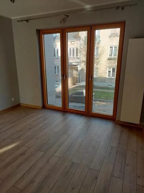 3 POKOJE, WIDNA KUCHNIA, BALKON, GARAŻ 