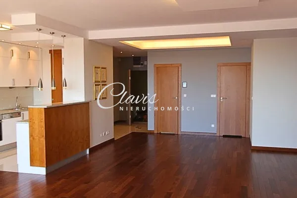 Przestronny apartament w okolicy Centrum Biznesowego 