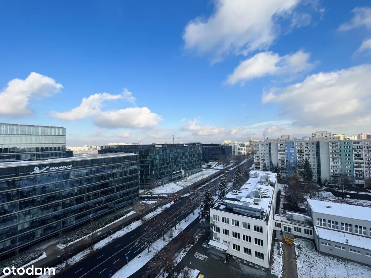 Metro/ Tramwaj/ 3M Wysokości/ Balkon