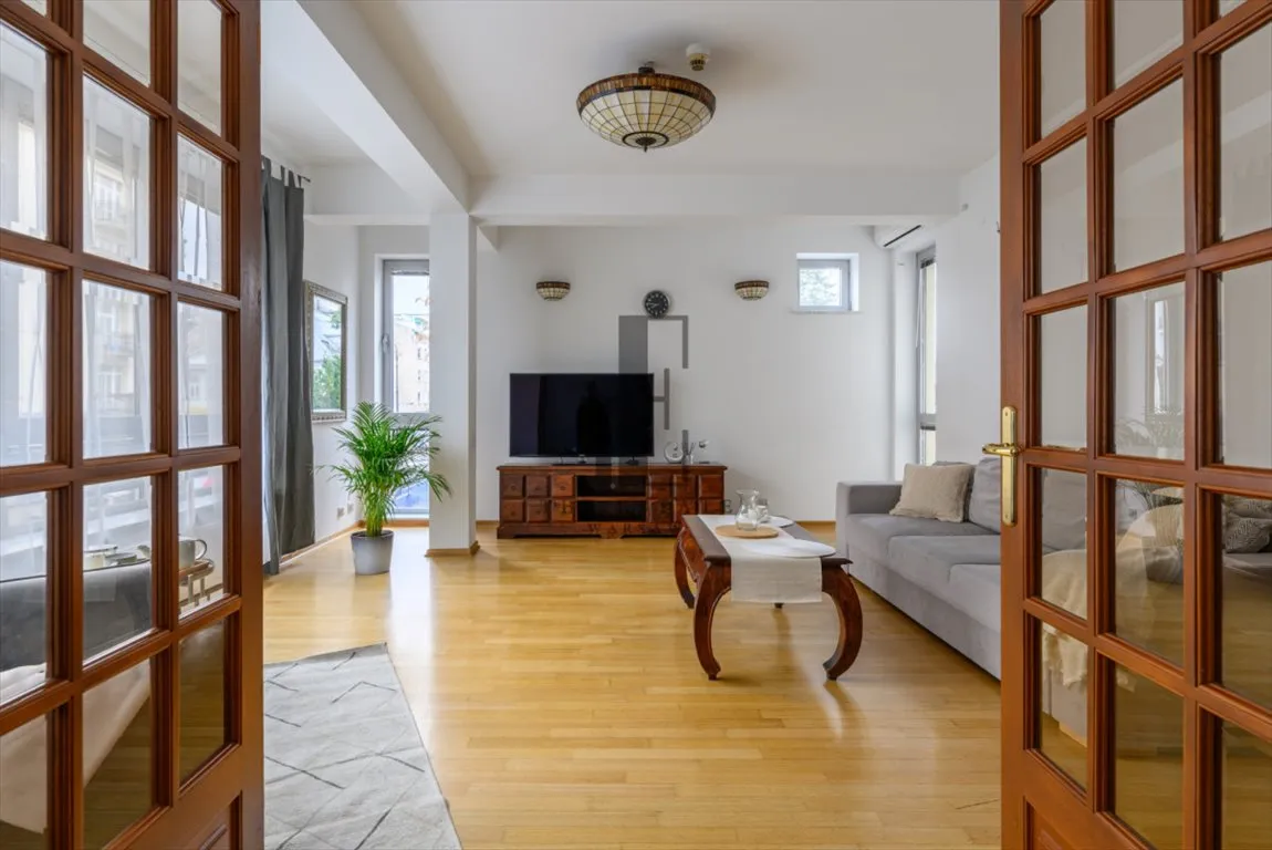 Stary Mokotów ul. Narbutta - Apartament z garażem 