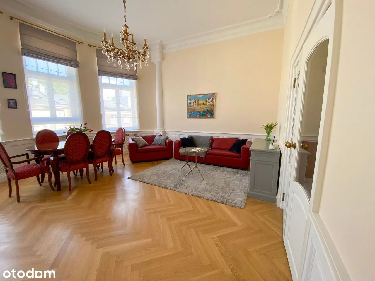 Elegancki apartament w kamienicy przy ul. Hożej