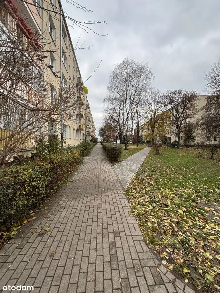 2 pokoje z osobną, widną kuchnią przy metrze!