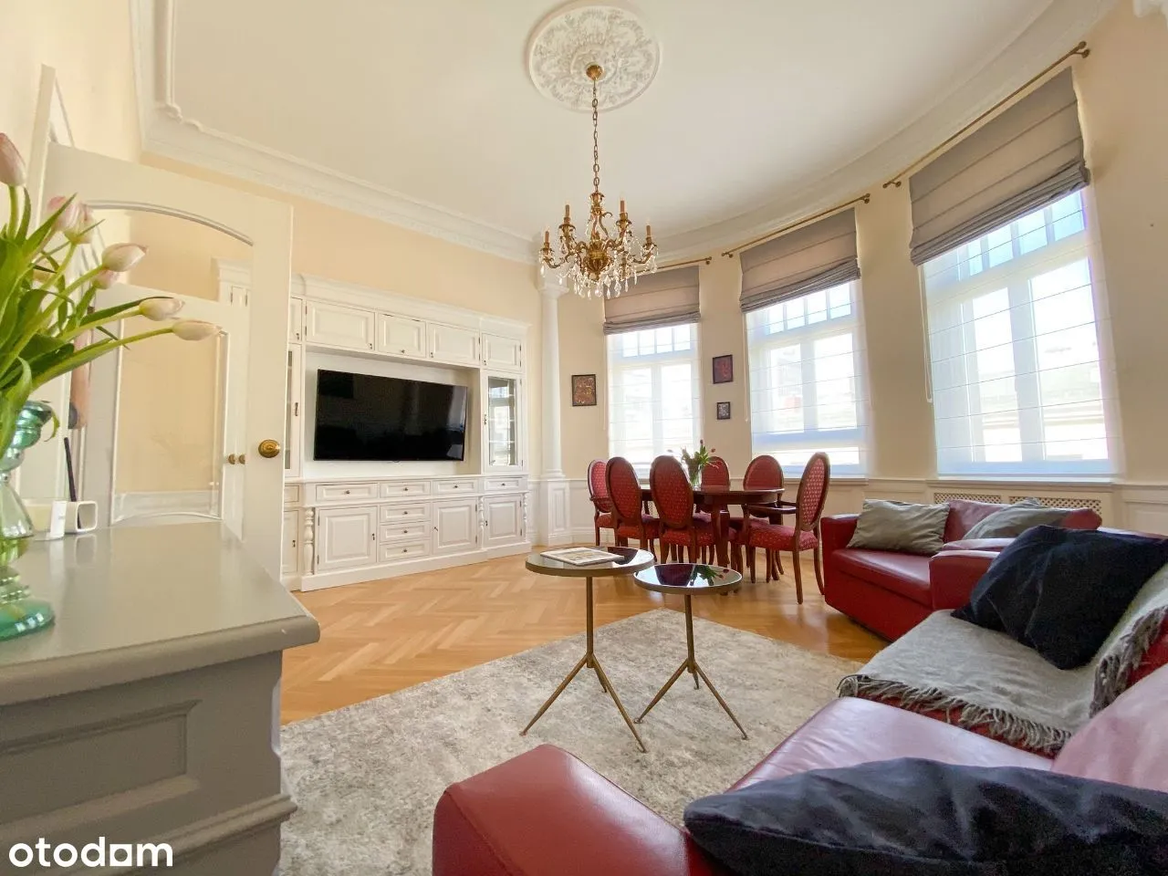 Elegancki apartament w kamienicy przy ul. Hożej