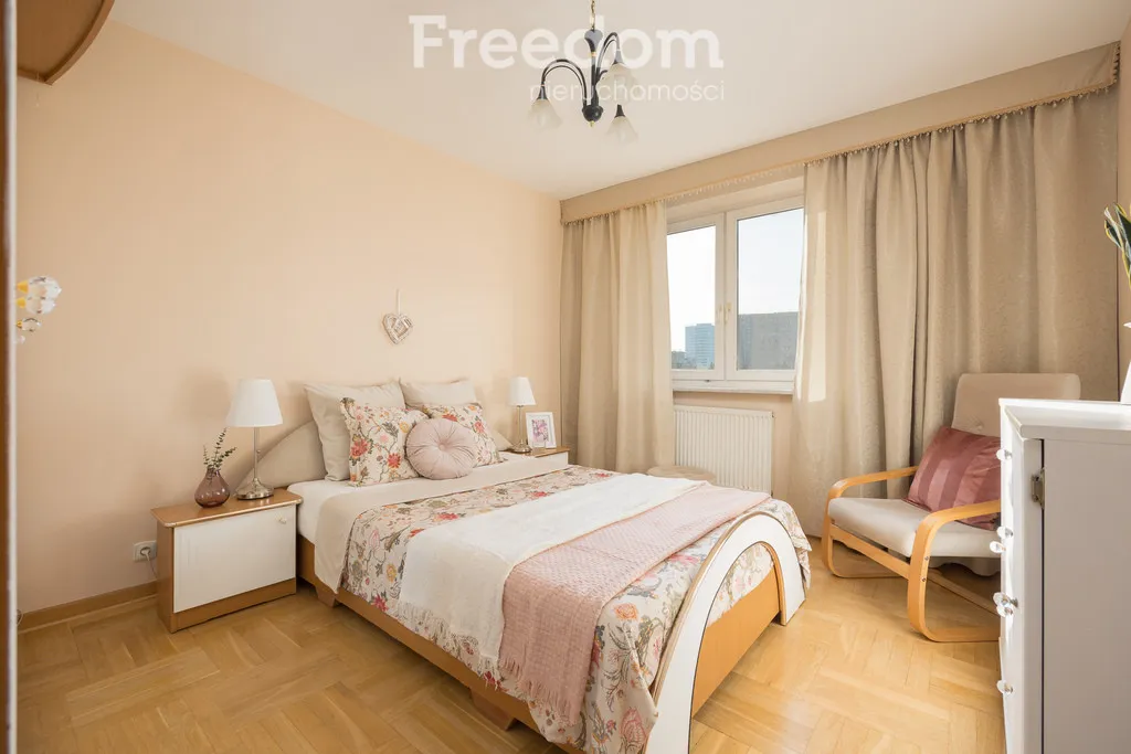 Apartament w sąsiedztwie stacji metra Imielin 