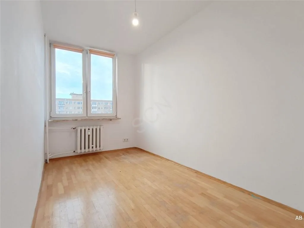 3 POKOJE NA BRÓDNIE 
