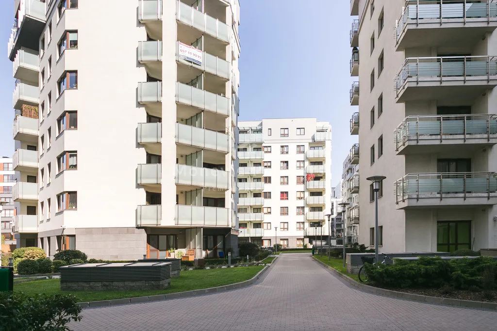 Apartament na 6 piętrze Giełdowa przy metrze 