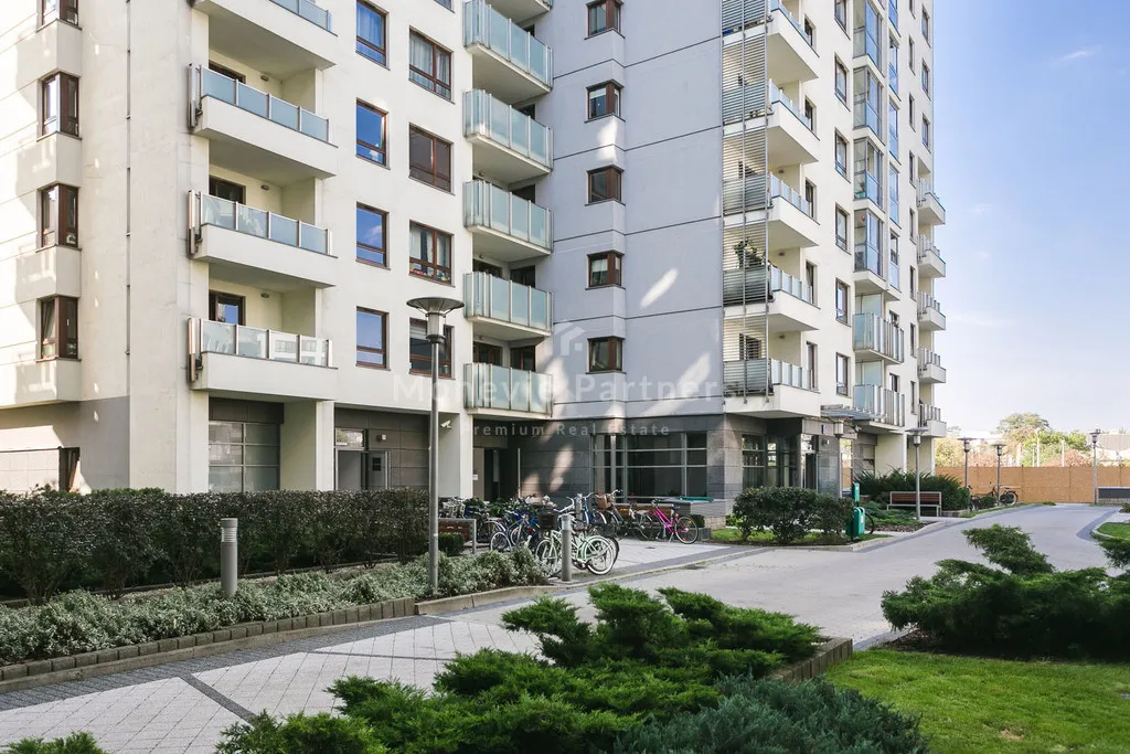 Apartament na 6 piętrze Giełdowa przy metrze 