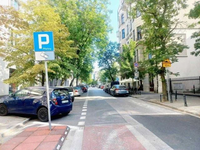 Warszawa Śródmieście, ul. Emilii Plater Mieszkanie - 3 pokoje - 80 m2 - parter