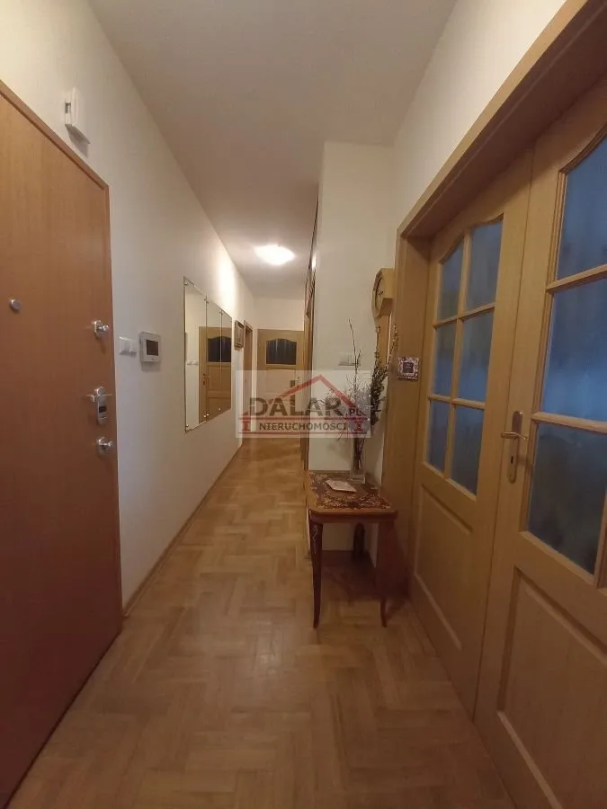 Apartament z miejscem postojowym w garażu podziemn 