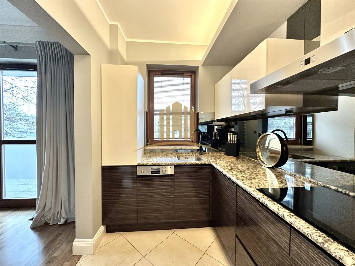 Luxury Art Deco Apartment | Air Cond