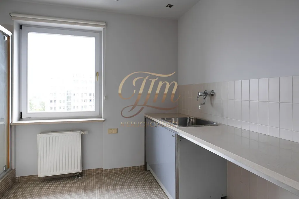 Apartament 4/5 pokoi w sercu Stargo Mokotowa 