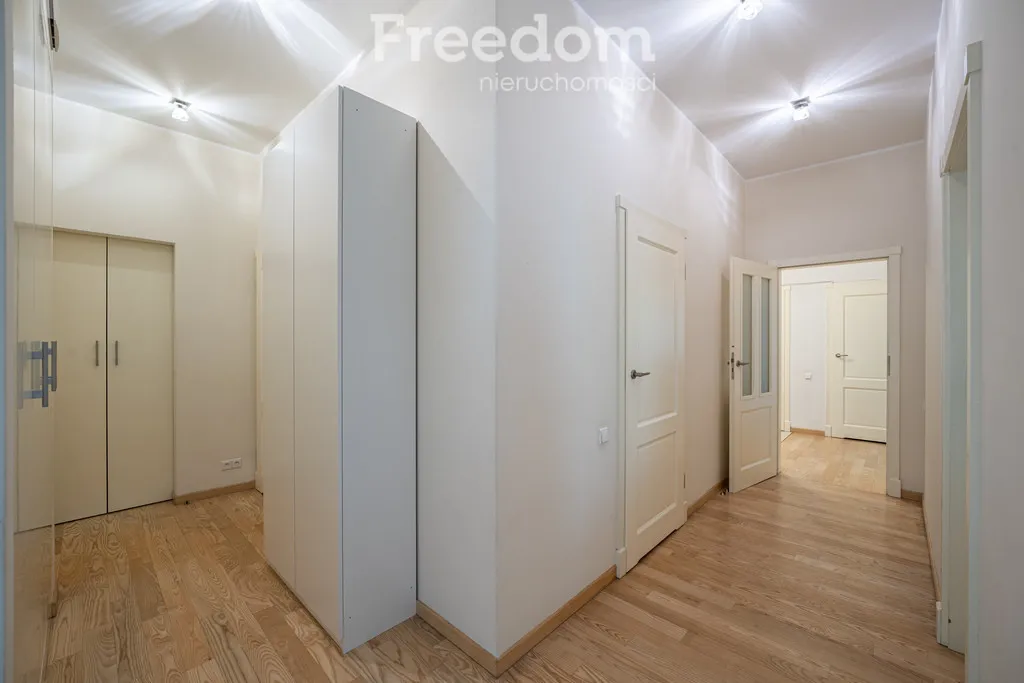 Elegancki apartament: 2 loggie, basen, siłownia 