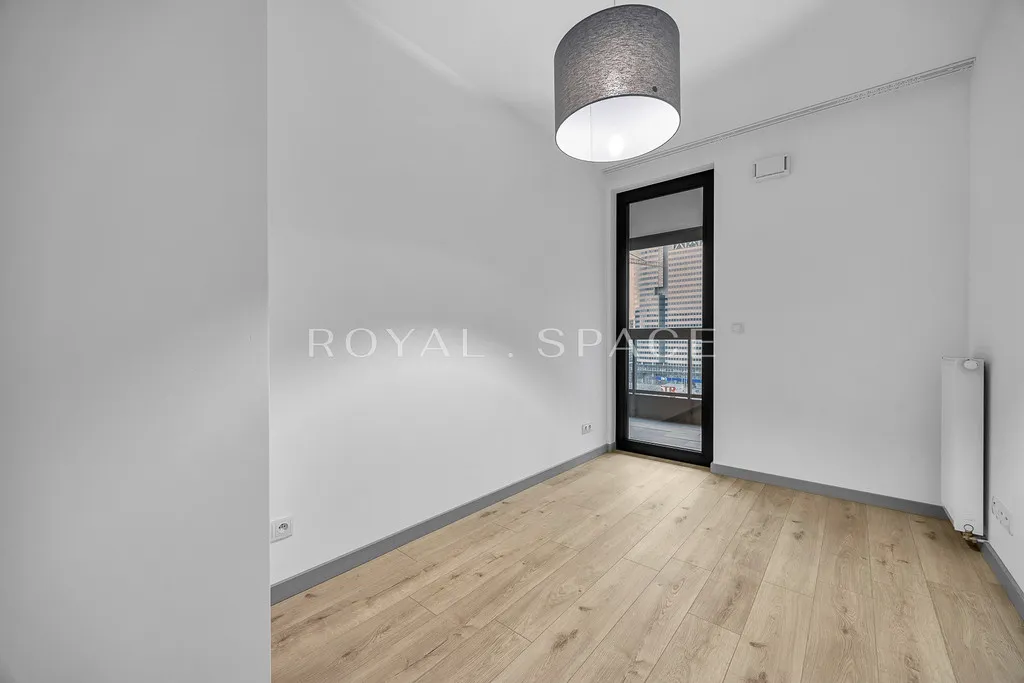 Elegancki apartament z loggią na Woli 