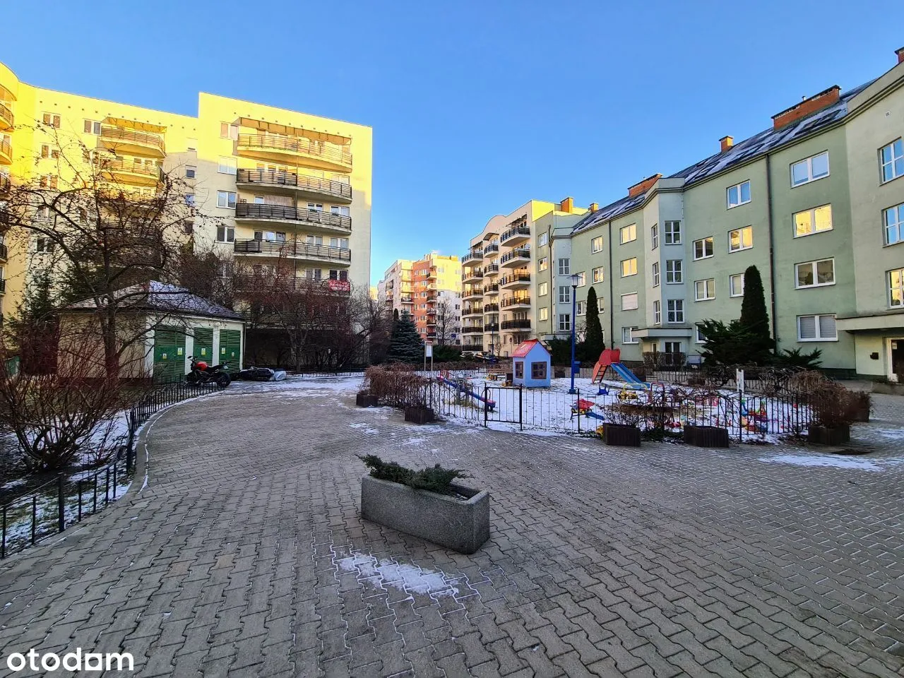 Okazja, jasne, duży balkon z widokiem na las!